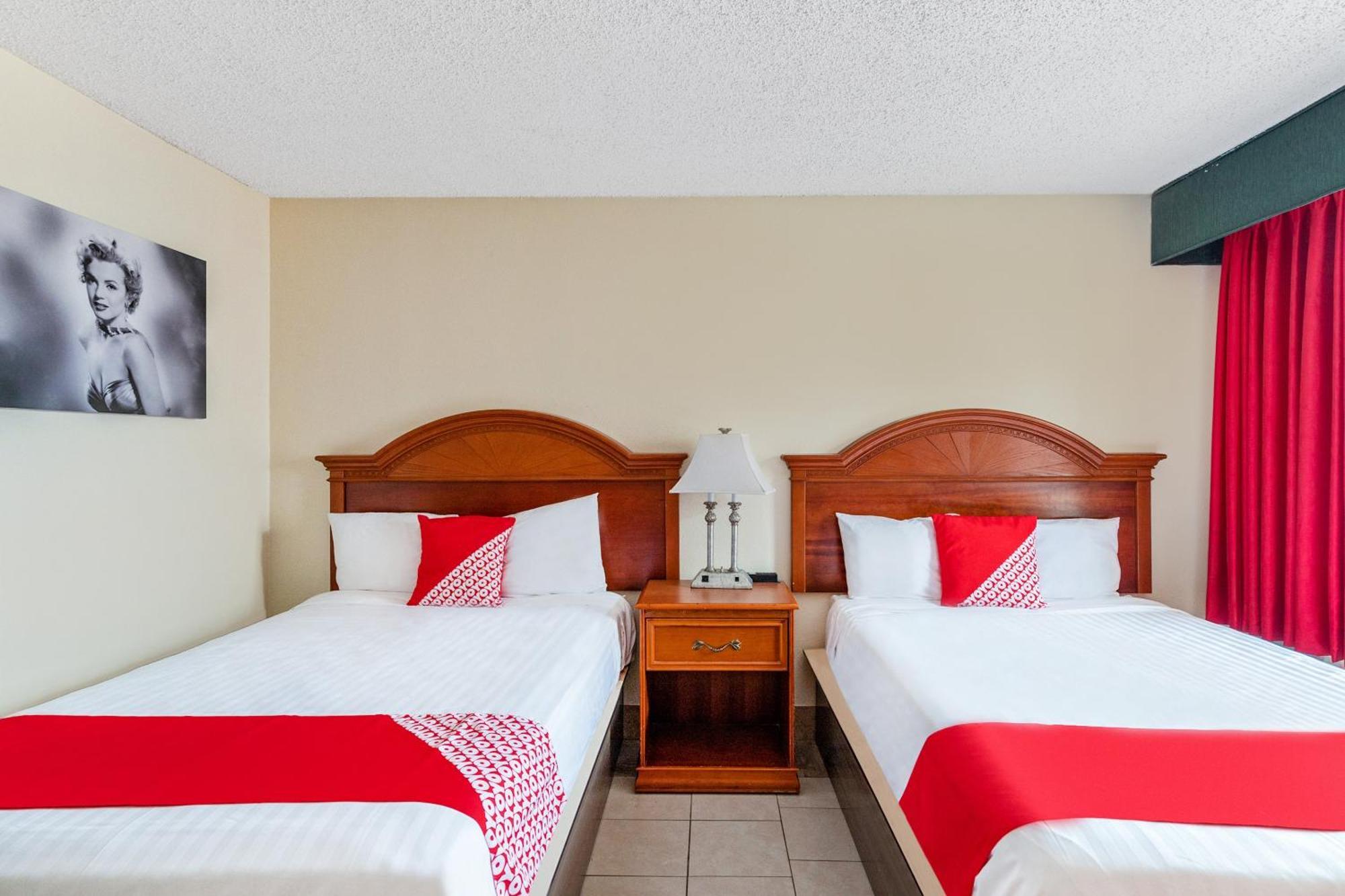 Oyo Hotel San Antonio Lackland Near Seaworld ภายนอก รูปภาพ