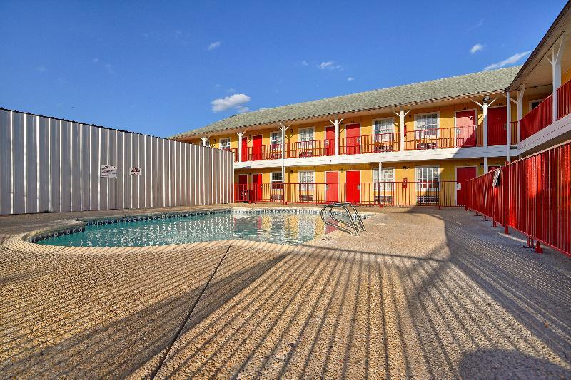 Oyo Hotel San Antonio Lackland Near Seaworld ภายนอก รูปภาพ
