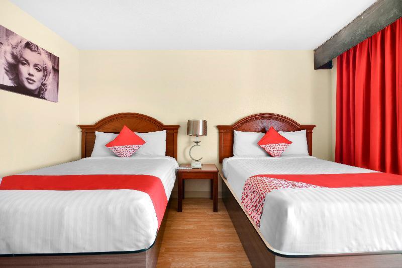 Oyo Hotel San Antonio Lackland Near Seaworld ภายนอก รูปภาพ