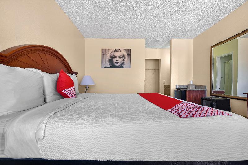 Oyo Hotel San Antonio Lackland Near Seaworld ภายนอก รูปภาพ